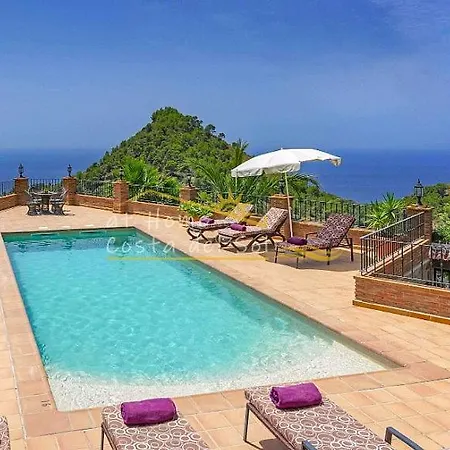 Villa Flores At